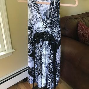 Adorable short black and white floral dress